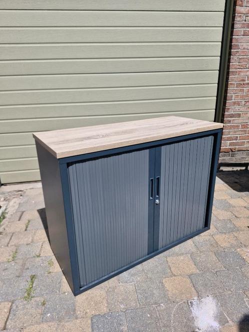 Mooie Stevige Roldeurkast te koop - ideaal voor berging!, Huis en Inrichting, Kasten | Lockerkasten, Zo goed als nieuw, Ophalen