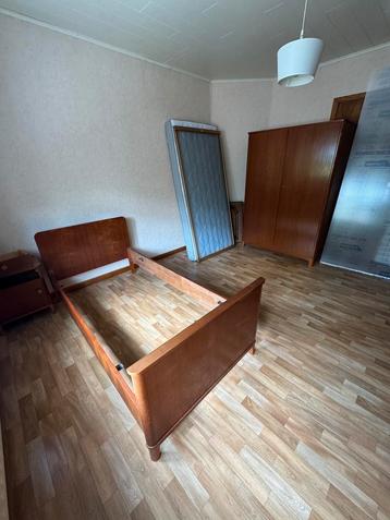 Chambre à coucher, une personne beschikbaar voor biedingen