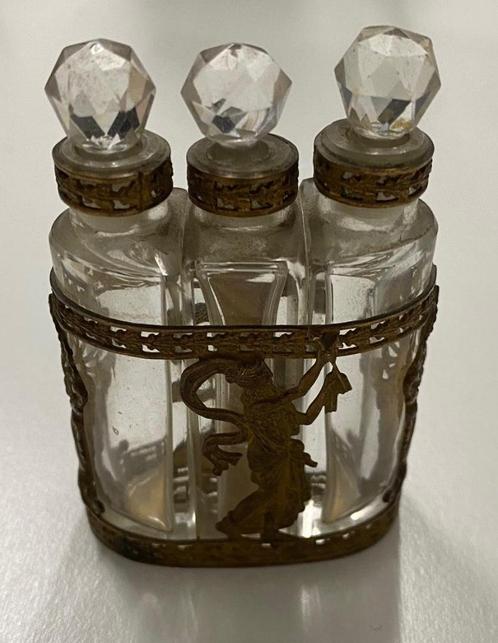parfumfles parfumkelder Napoleon III cave à Odeurs parfum, Verzamelen, Parfumverzamelingen, Gebruikt, Parfumfles, Ophalen
