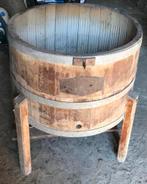 Ancienne machine a laver en bois, Ophalen