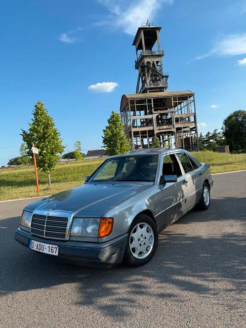 Mercedes Benz w124 220E benzine automaat oldtimer m111, Auto's, Mercedes-Benz, Particulier, E-Klasse, Airbags, Centrale vergrendeling