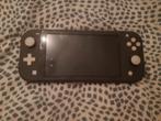 Nintendo Switch Lite, Games en Spelcomputers, Ophalen of Verzenden, Grijs, Zo goed als nieuw, Met beschermhoes of tas