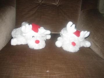 2 knuffeltjes met bel en muts / Nieuw