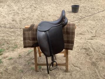 Prydi dressage zadel 17,5 beschikbaar voor biedingen