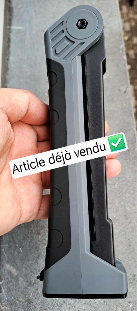 baladeuse rechargeable led 400lumens neuf / Article vendu ✅️, Caravanes & Camping, Lampes de poche, Neuf, Batterie, Enlèvement