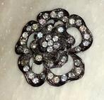 broche vintage bloem met aurora borealis strass, Handtassen en Accessoires, Broches, Verzenden, 4 tot 7 cm, Met strass