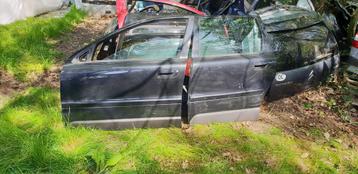 VOLVO V70 CROSS COUNTRY PORTIEREN LV +LA BJ 2003 beschikbaar voor biedingen