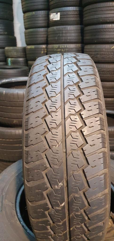 195/70R15C HANKOOK AVEC MONTAGE ET EQUILIBRAG INCLUS, Autos : Pièces & Accessoires, Commande, Utilisé, Enlèvement ou Envoi