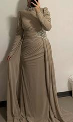 Abiye - avondjurk, Kleding | Dames, Gelegenheidskleding, Galajurk, Beige, Ophalen of Verzenden, Zo goed als nieuw