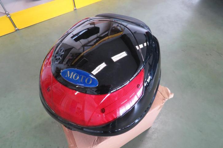 Nouveau coffre pour cyclomoteur ou scooter, Vélos & Vélomoteurs, Pièces de cyclomoteur | Général, Neuf, Autres types, Enlèvement ou Envoi