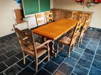 Houten tafel met 4 gewone stoelen en 2 met handvaten, Huis en Inrichting, Stoffering | Vloerbedekking, Ophalen, Gebruikt, Bruin