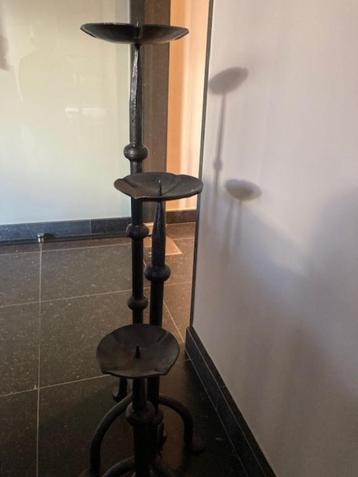 KANDELAARS IN SMEEDIJZER beschikbaar voor biedingen