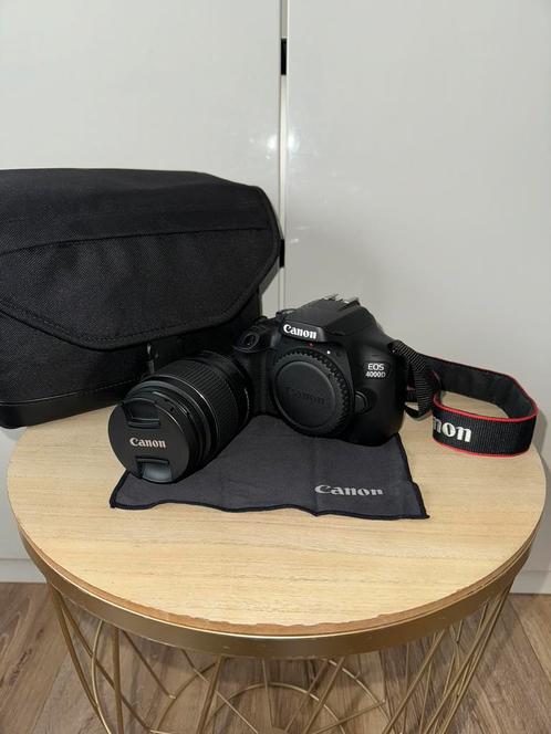 Canon EOS 4000D zwart + EF-S 18-55mm III- lens, Audio, Tv en Foto, Fotocamera's Digitaal, Zo goed als nieuw, Compact, Canon, 8 keer of meer