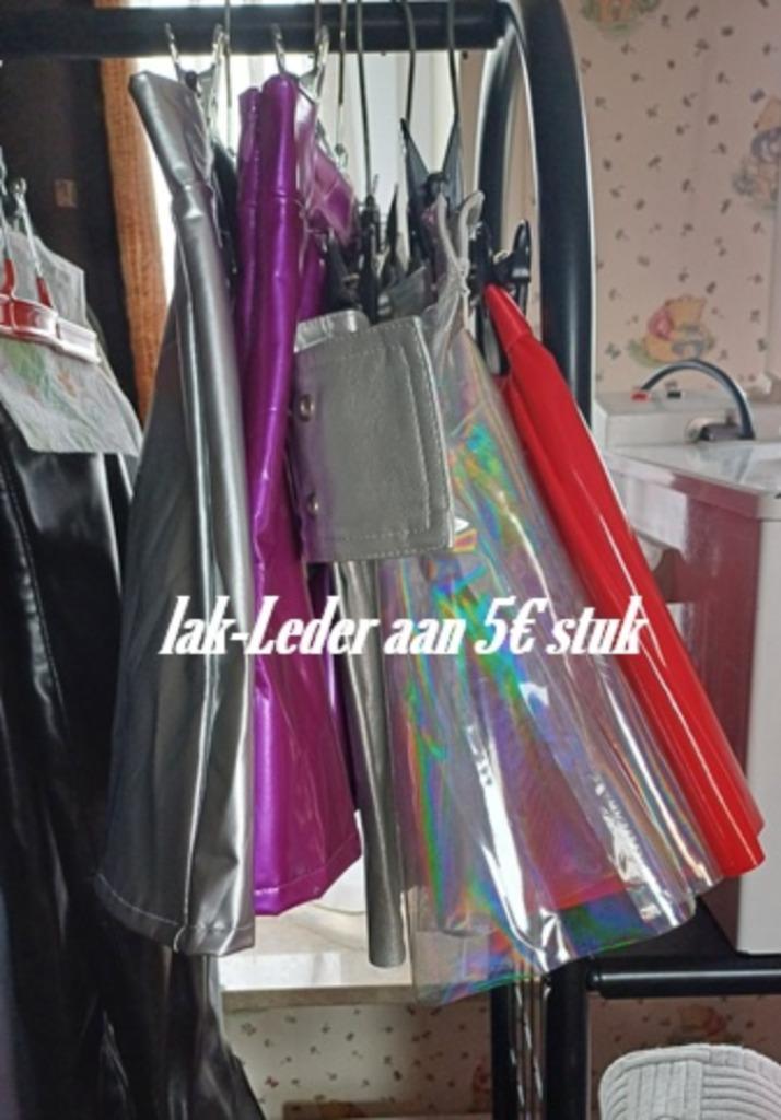 minirokjes enz, Kleding | Dames, Rokken, Zo goed als nieuw, Boven de knie, Ophalen