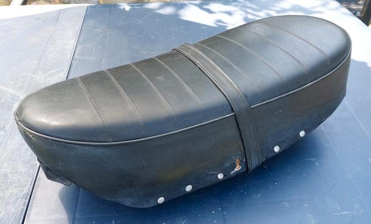 Selle Dax Skyteam Symex 50cc 2012, Vélos & Vélomoteurs, Pièces de cyclomoteur | Général, Utilisé, Selle, Enlèvement ou Envoi