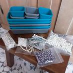 Lot nieuwe kralen "parels look" + dozen om het te sorteren, Enlèvement ou Envoi, Neuf, Perle