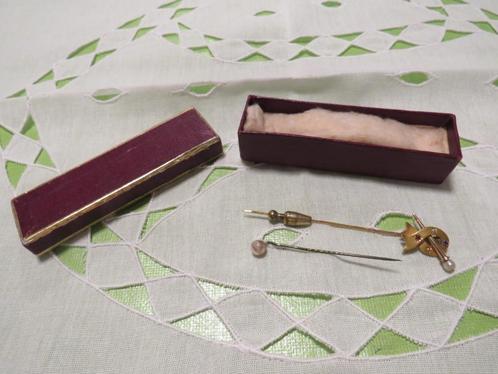 Oude dasspeld, Handtassen en Accessoires, Antieke sieraden, Overige typen, Overige materialen, Verguld, Ophalen of Verzenden