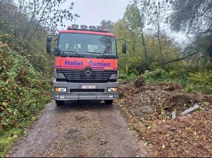 Mercedes Atego 1928, Auto's, Vrachtwagens, Particulier, Mercedes-Benz, Benzine, Euro 2, 2 deurs, Handgeschakeld, Rood, Zwart, Ophalen