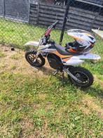 Elektrische kindercross+helm, Fietsen en Brommers, Gebruikt, 49 cc, Dirtbike, Ophalen