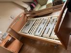 Luxe ziekenhuisbed, Ophalen, Eenpersoons, Bruin, Metaal met mooie houten afwerking.