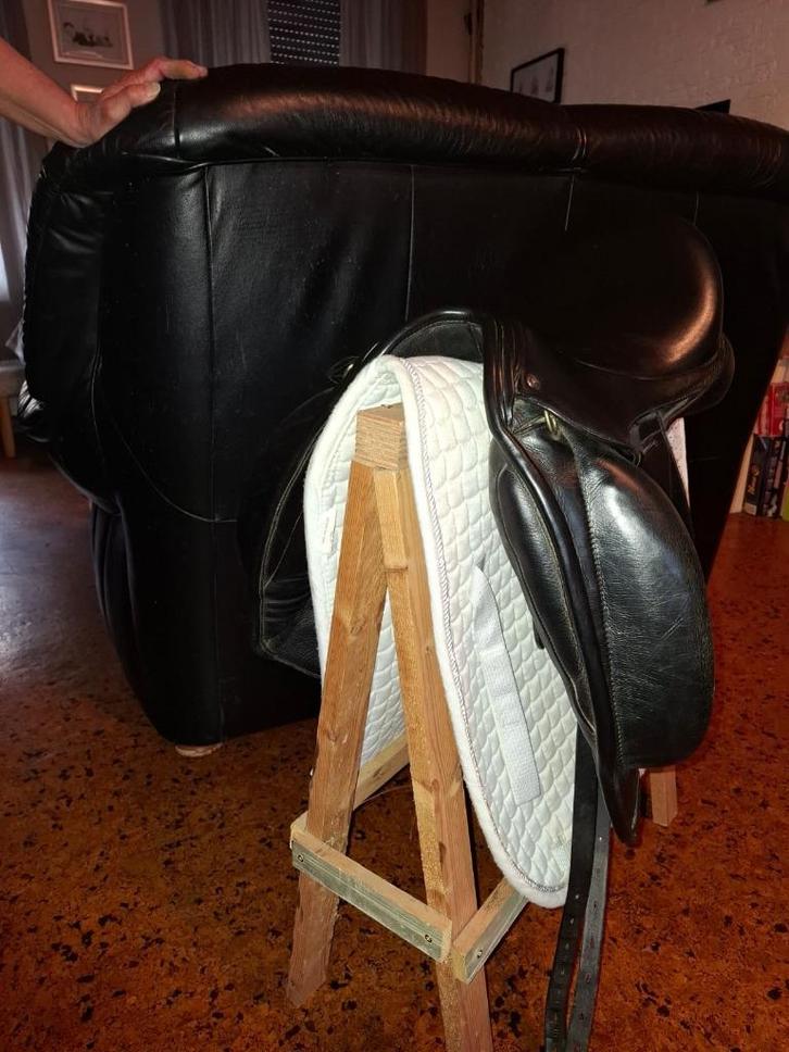 Mooi Custom Icon Coda dressuurzadel, Dieren en Toebehoren, Paarden en Pony's | Zadels, Gebruikt, Dressuur, Ophalen