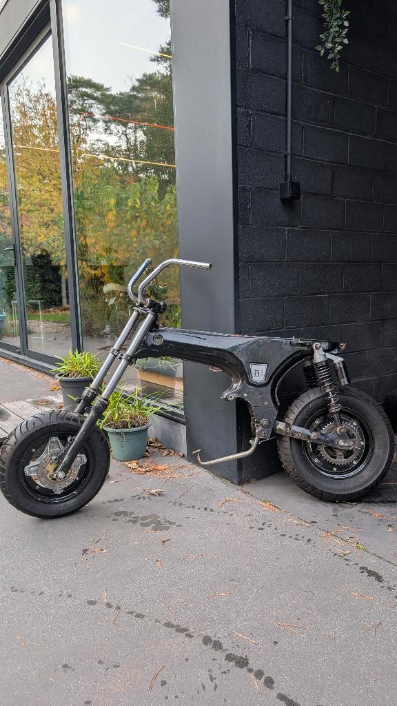 Rollend Frame Kader Dax B klasse met Papieren, Fietsen en Brommers, Brommeronderdelen | Algemeen, Zo goed als nieuw, Frame, Ophalen of Verzenden