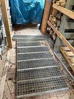 Ijzeren traptredes, Ophalen, Zo goed als nieuw