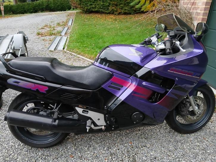 SUPERBE CBR1000F MAUVE 1995 IMPECCABLE, Motoren, Motoren | Honda, Particulier, Super Sport, meer dan 35 kW, 4 cilinders, Ophalen