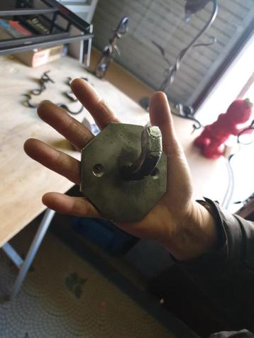 Porte-manteau forgé beschikbaar voor biedingen