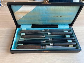 Coffret anciens couteaux, Enlèvement