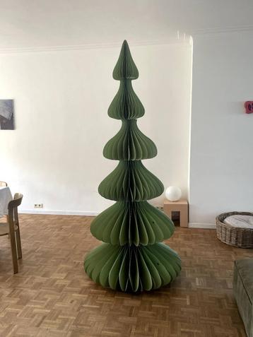 Papieren Kerstboom ARKET - in drie delen beschikbaar voor biedingen