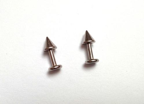 2 labrets avec pointe pour piercings en acier chirurgical, Handtassen en Accessoires, Piercings, Gebruikt, Staal, Ophalen of Verzenden