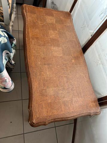 Salon tafel  beschikbaar voor biedingen