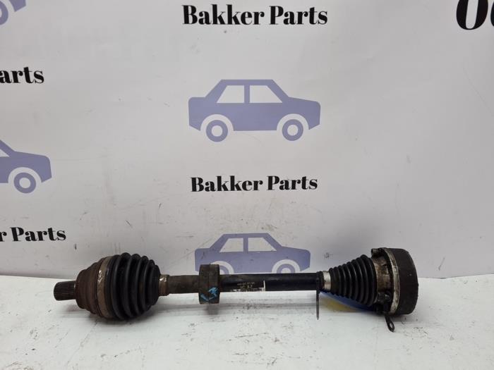 Aandrijfas links-voor van een Volkswagen Golf, Auto-onderdelen, Remmen en Aandrijving, Volkswagen, Gebruikt, 3 maanden garantie