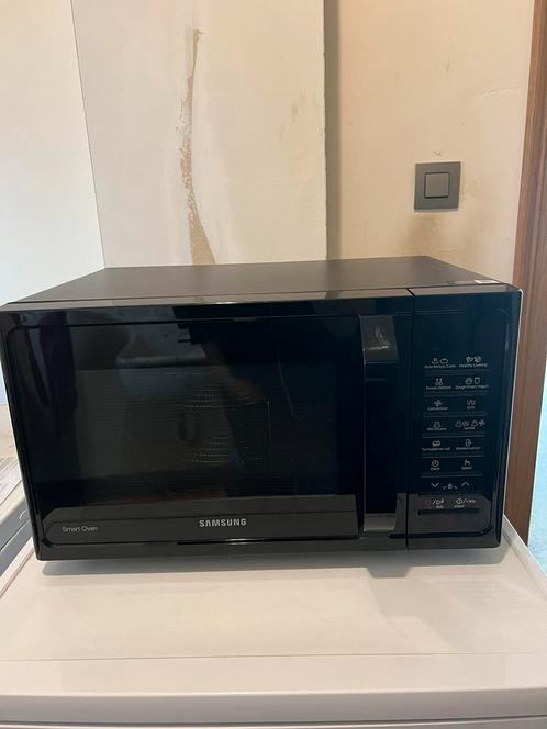 Samsung combi-oven 8maanden oud, Elektronische apparatuur, Microgolfovens, Zo goed als nieuw, Microgolfoven, Oven, Ophalen