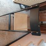 Stoelen zwart metaal en lichte zittingen, Ophalen, Gebruikt, Twee, Zwart