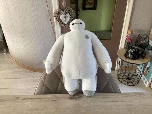 Personnage en peluche B-Max de Disney Big Hero 6 (38 cm), Collections, Disney, Comme neuf, Peluche, Autres personnages, Enlèvement ou Envoi