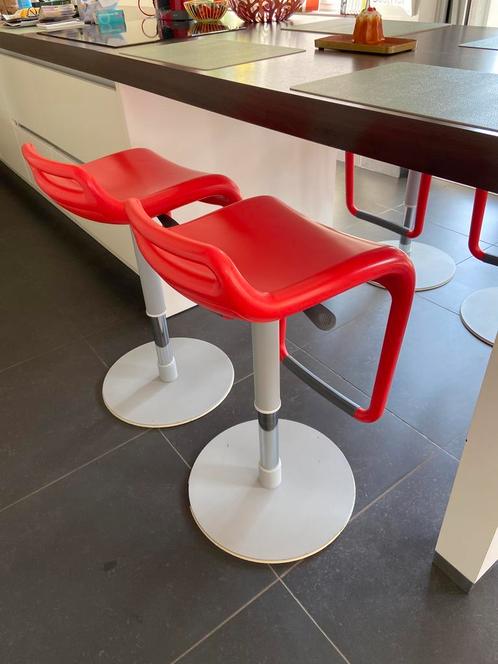 5 Segis Noon barstoelen verstelbare hoogte (gasveer), Huis en Inrichting, Barkrukken, Zo goed als nieuw, In hoogte verstelbaar