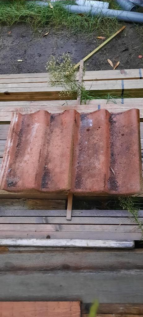 Dakpannen, Doe-het-zelf en Bouw, Dakpannen en Dakbedekking, Zo goed als nieuw, Dakpannen, Steen of Klei, Rood, 15 m² of meer, Ophalen