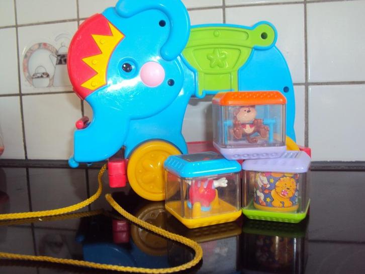 Fisher Price Olifant Peek a blocks .Met muziek!!, Kinderen en Baby's, Speelgoed | Fisher-Price, Ophalen of Verzenden