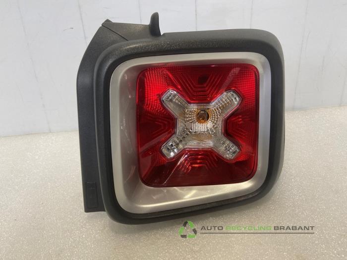 Achterlicht rechts van een Jeep Renegade, Auto-onderdelen, Verlichting, Jeep, Gebruikt, 3 maanden garantie