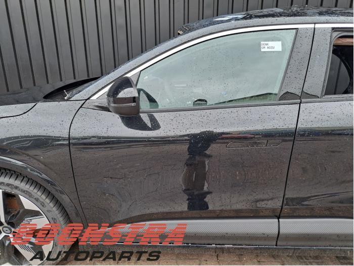 Portier 4Deurs links-voor van een Renault Megane E-Tech (Meg, Auto-onderdelen, Carrosserie, Deur, Renault, Gebruikt, 3 maanden garantie