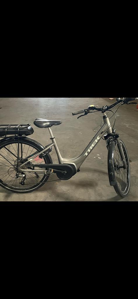 Electrische damesfiets maat xs merk trek, Fietsen en Brommers, Elektrische fietsen, Zo goed als nieuw, Overige merken, 50 km per accu of meer