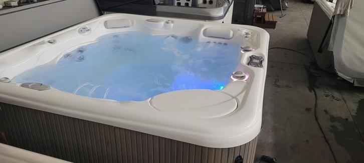 Hotspring jacuzzi, Tuin en Terras, Zwembad-toebehoren, Zo goed als nieuw, Filter, Ophalen