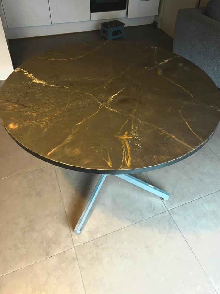 Prachtige ronde tafel / marmer look - epoxy, Huis en Inrichting, Tafels | Eettafels, Ophalen