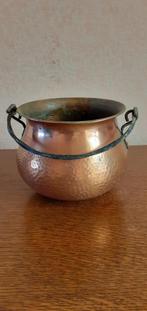Pot en cuivre martelé avec anse, Antiquités & Art, Antiquités | Bronze & Cuivre, Enlèvement ou Envoi, Cuivre