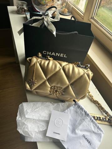 Handtas Chanel met hanger serienummer,VIP  beschikbaar voor biedingen
