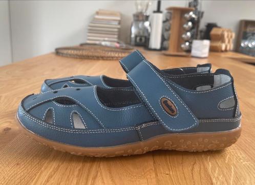 Chaussures cuir bleues neuves p.40, Kleding | Dames, Schoenen, Nieuw, Schoenen met lage hakken, Blauw