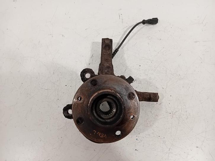 WIELNAAF LINKS VOOR Renault Twingo II (CN) (01-2007/09-2014), Auto-onderdelen, Remmen en Aandrijving, Renault, Gebruikt