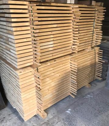 Nieuw steigerhout (epicea)  beschikbaar voor biedingen